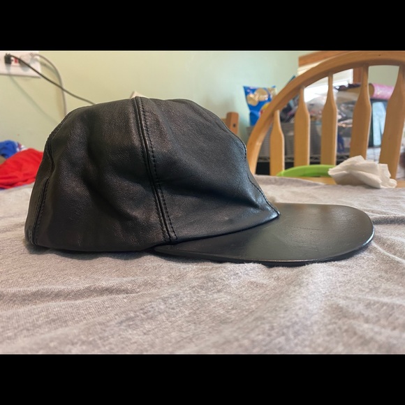 Hip-Hop style leather flat brimmed baseball cap - Picture 2 of 11